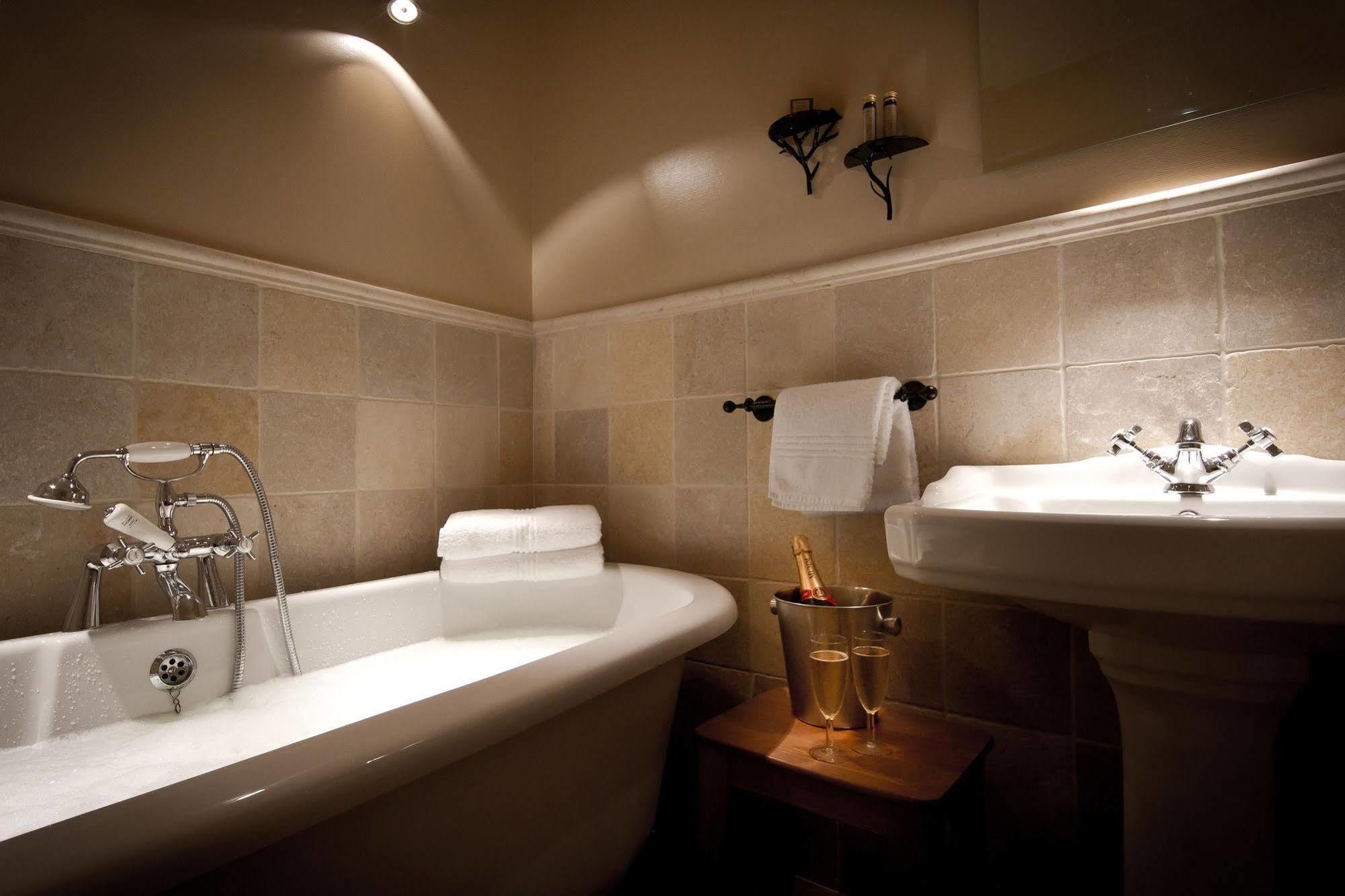 Main Street Hotel Ypres Zewnętrze zdjęcie